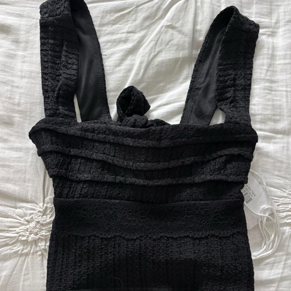 Beginning boutique Black Textured Sleeveless Top